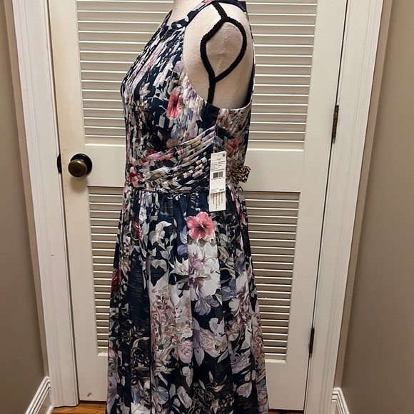 150.  Aidan Mattox Printed Halter Maxi Dress in Navy Multi-color, Size 10 NWT - Picture 9 of 16